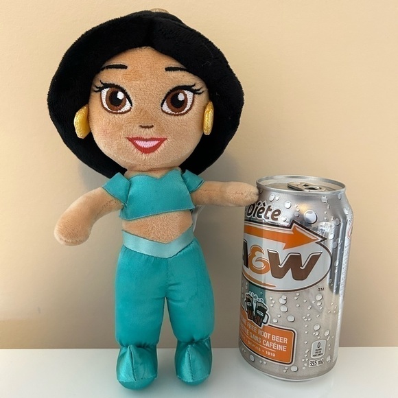 Disney Aladdin Princess Jasmine Plus Doll - Picture 2 of 5